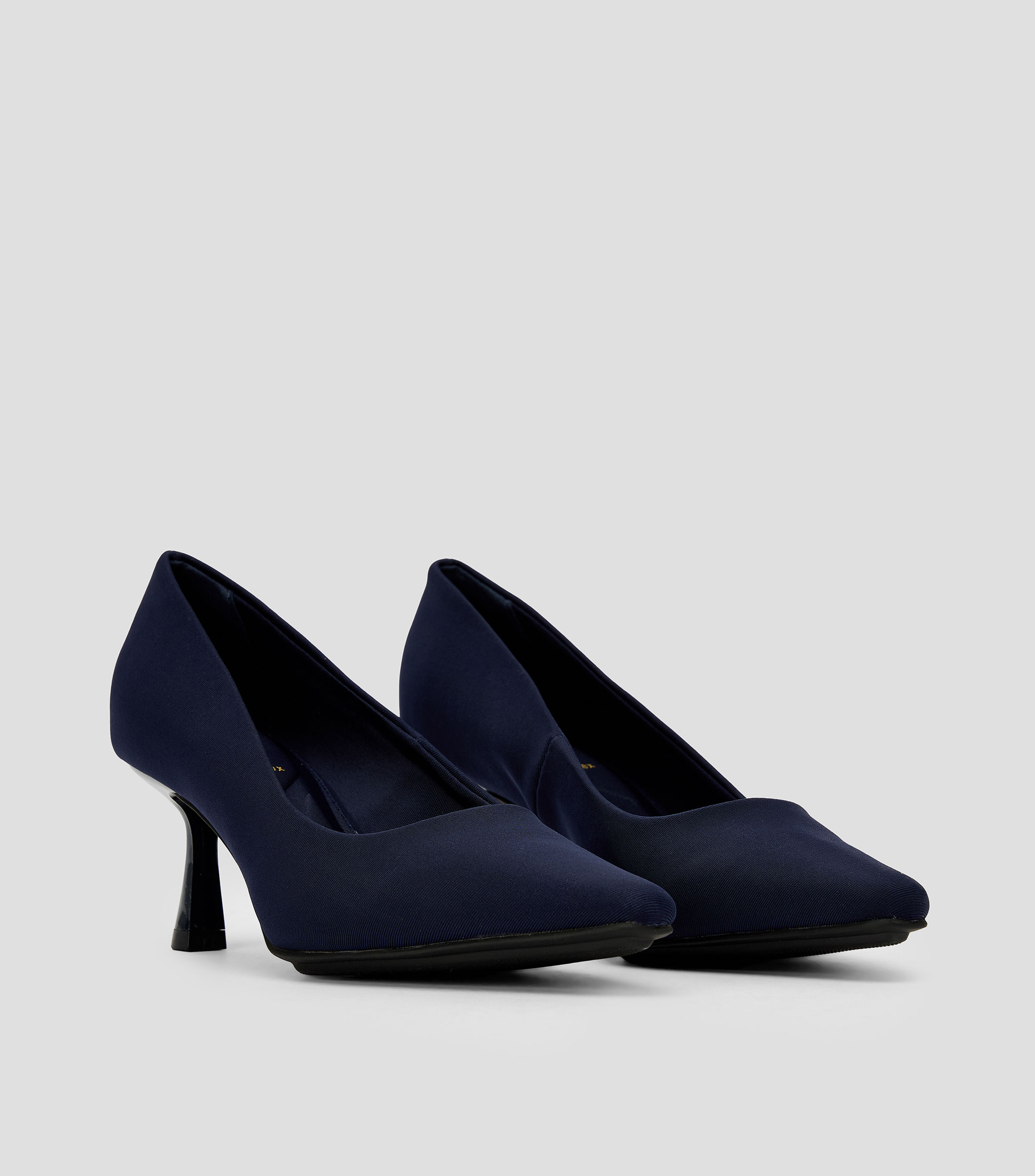 Zapatillas pump tacón mediano delgado lisas Mujer